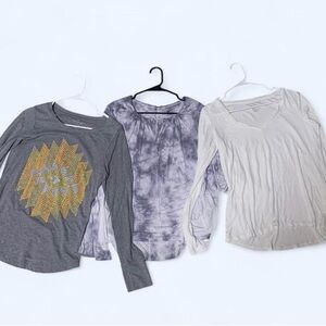American Eagle Outfitters Gray, Purple, and Cream long sleeve bundle size M
